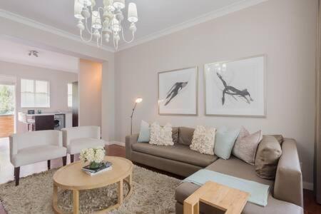 Modern Apartment In Rosebank Johannesburgo Exterior foto