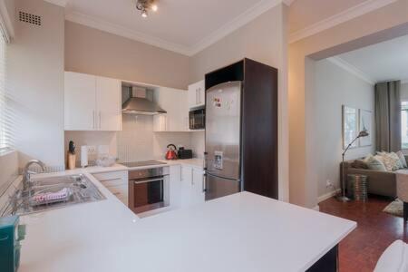 Modern Apartment In Rosebank Johannesburgo Exterior foto